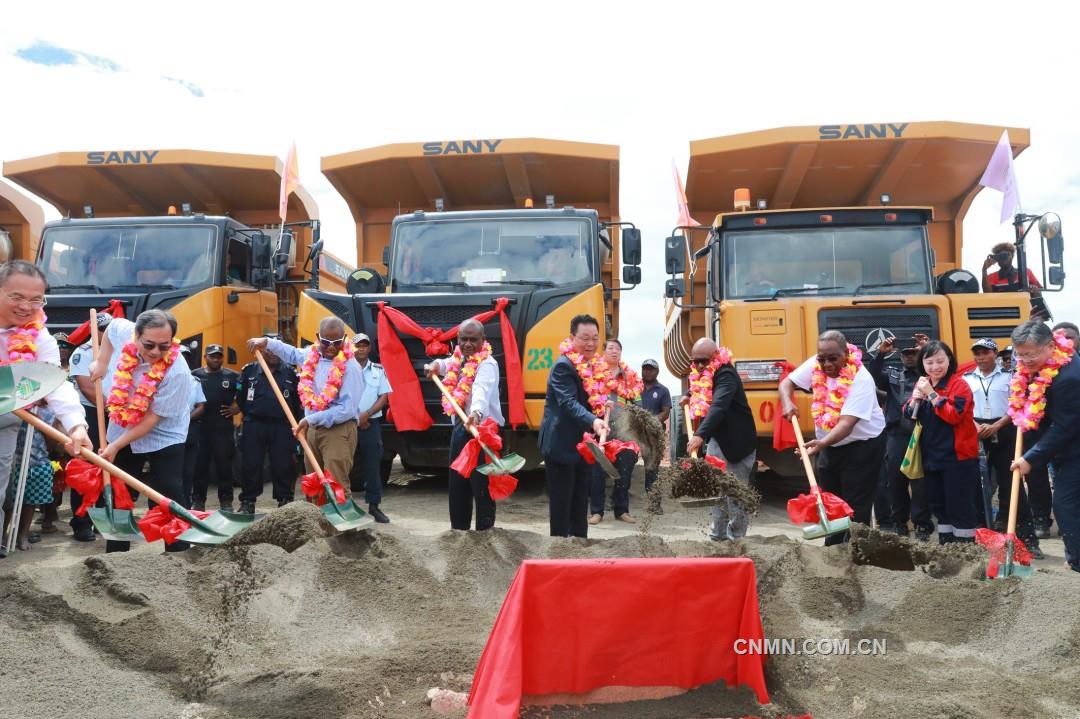 【二條圖】嘉賓共同為選廠擴建項目奠基