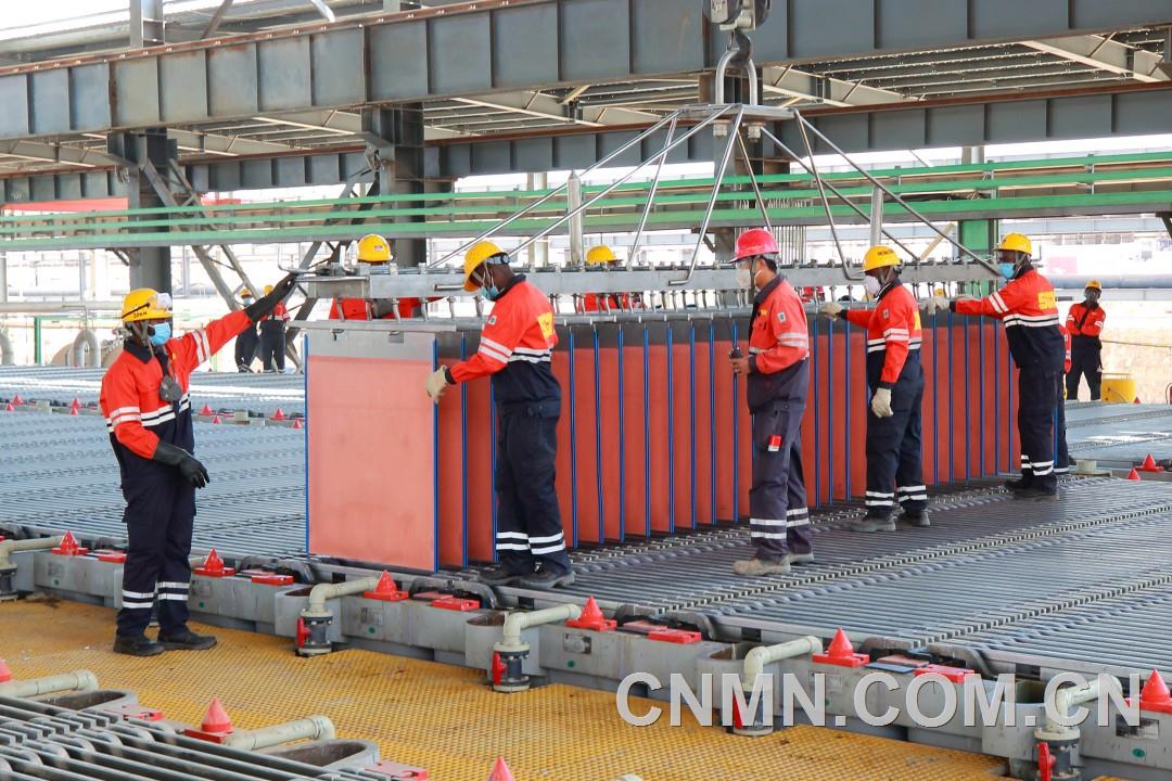 華剛礦業(yè)生產(chǎn)的陰極銅下線