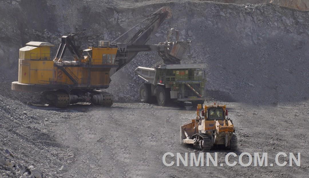 德銅采礦場：18個晝夜鏖戰 拓出新坦途